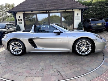 Used Porsche Boxster 2017 for sale - 76210926: Photo 2