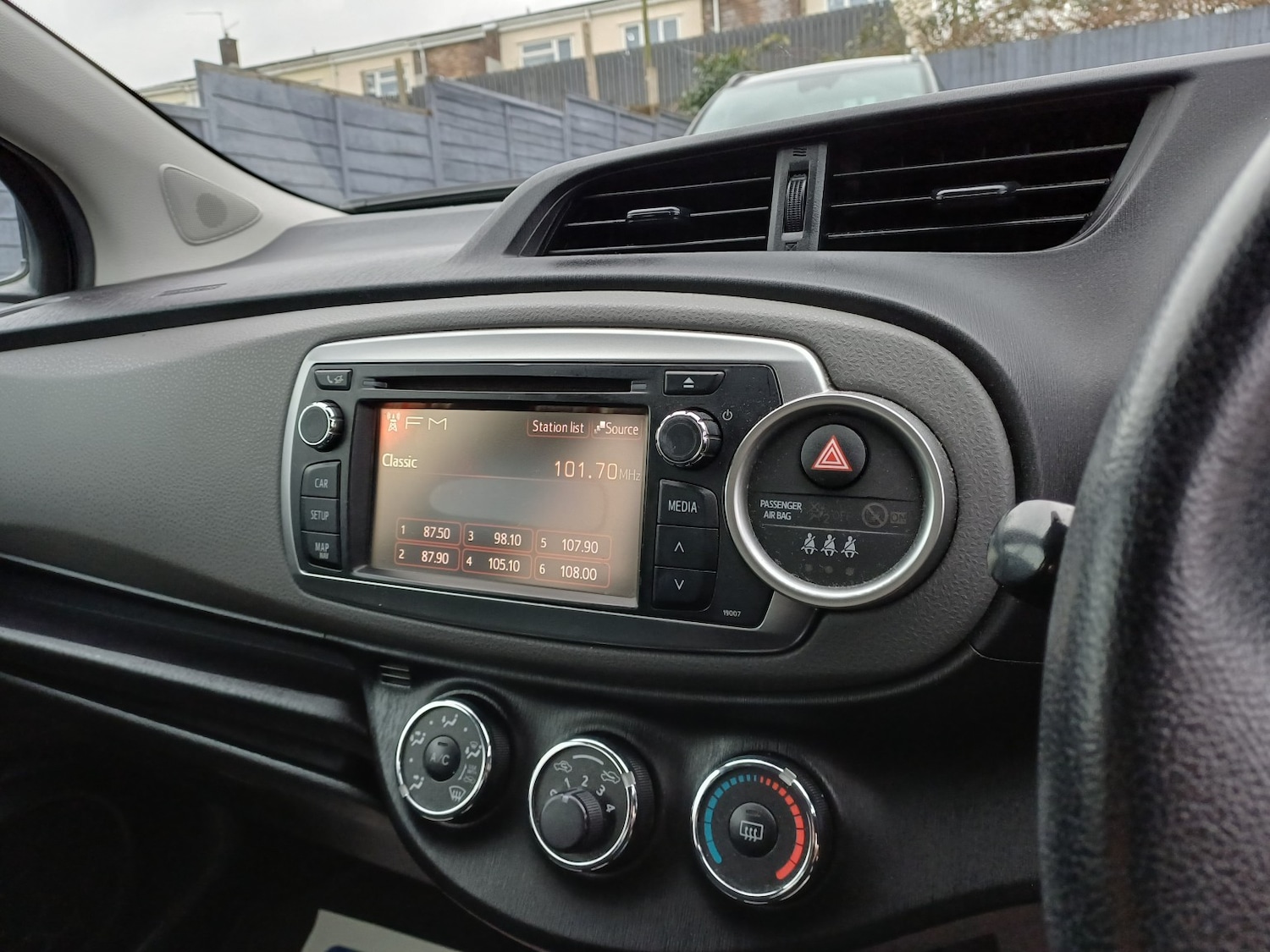 Used Toyota Yaris 2012 for sale - 77409519: Photo 15