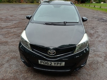 Used Toyota Yaris 2012 for sale - 77409519: Photo