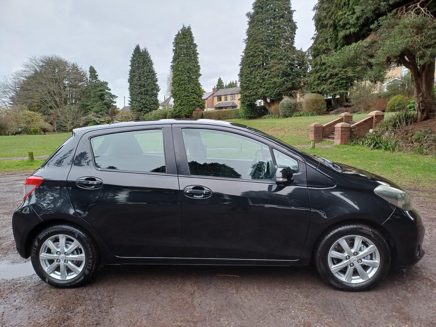 Used Toyota Yaris 2012 for sale - 77409519: Photo 3