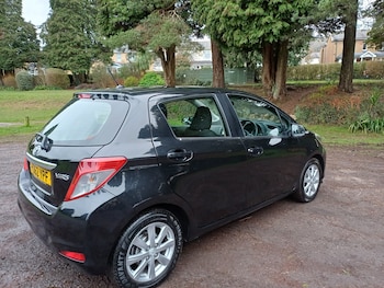Used Toyota Yaris 2012 for sale - 77409519: Photo