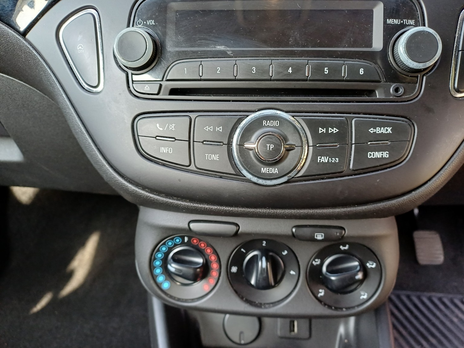 Used Vauxhall Corsa 2015 for sale - 77977121: Photo 14