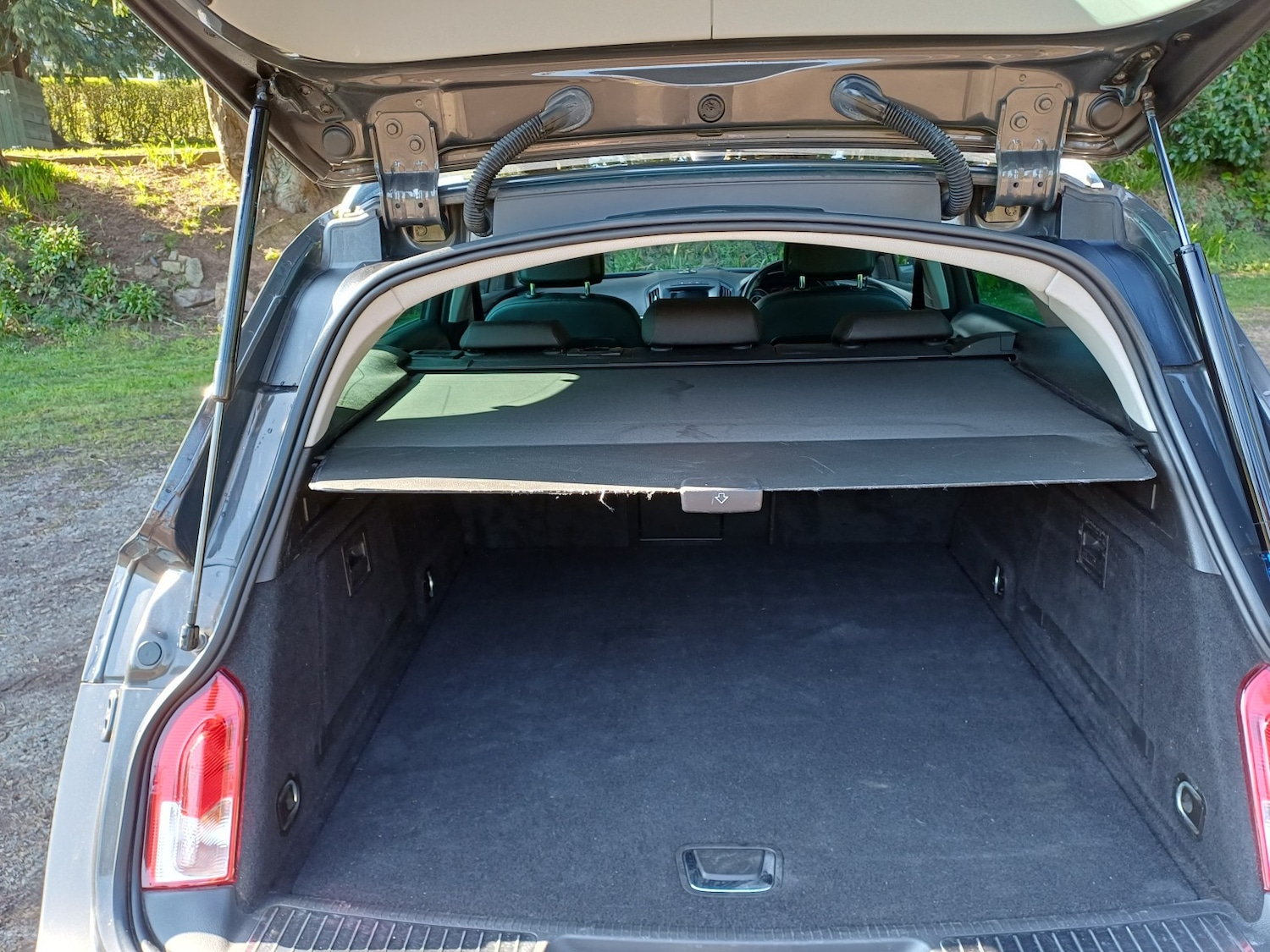 Used Vauxhall Insignia 2015 for sale - 77953901: Photo 9