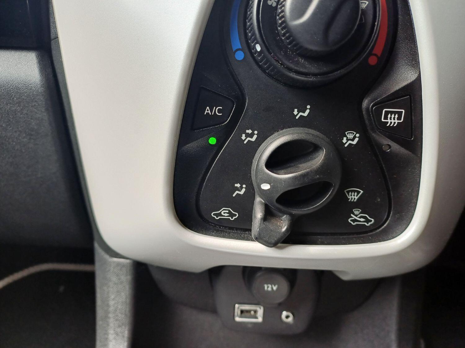 Used Toyota AYGO 2016 for sale - 76656269: Photo 23