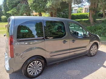 Used Peugeot Partner Tepee 2017 for sale - 79104981: Photo
