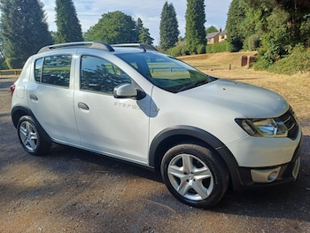 Used Dacia Sandero Stepway 2016 for sale - 79295657: Photo