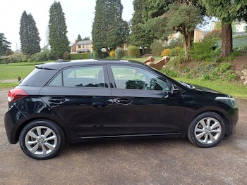 Used Hyundai i20 2017 for sale - 77983729: Photo