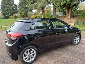 Used Hyundai i20 2017 for sale - 77983729: Photo