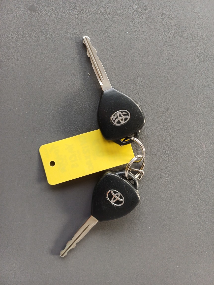 Used Toyota Yaris 2012 for sale - 77014864: Photo 17