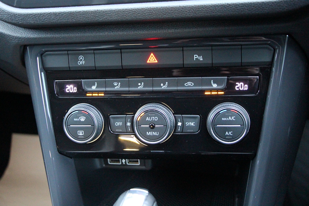 Used Volkswagen T-Roc 2018 for sale - 76615889: Photo 24