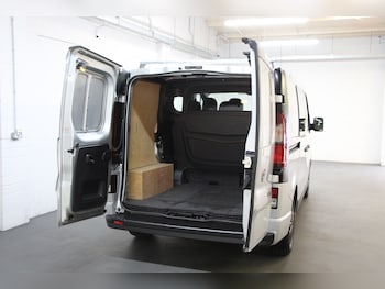 Used Vauxhall Vivaro 2018 for sale - 76229518: Photo
