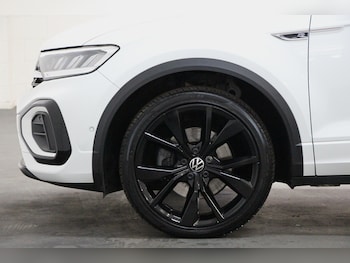 Used Volkswagen T-Roc 2023 for sale - 77746368: Photo