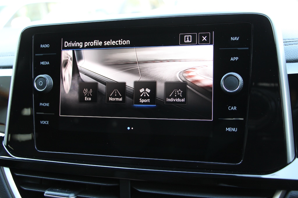 Used Volkswagen T-Roc 2023 for sale - 77746368: Photo 31