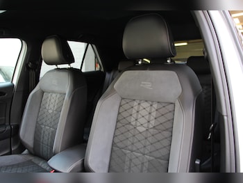 Used Volkswagen T-Roc 2023 for sale - 77746368: Photo