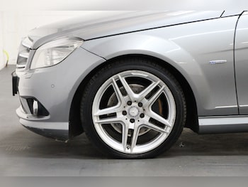 Used Mercedes-Benz C-Class 2010 for sale - 76229503: Photo 3