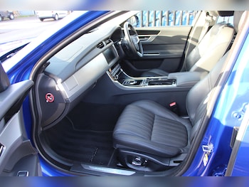 Used Jaguar XF 2019 for sale - 77665347: Photo