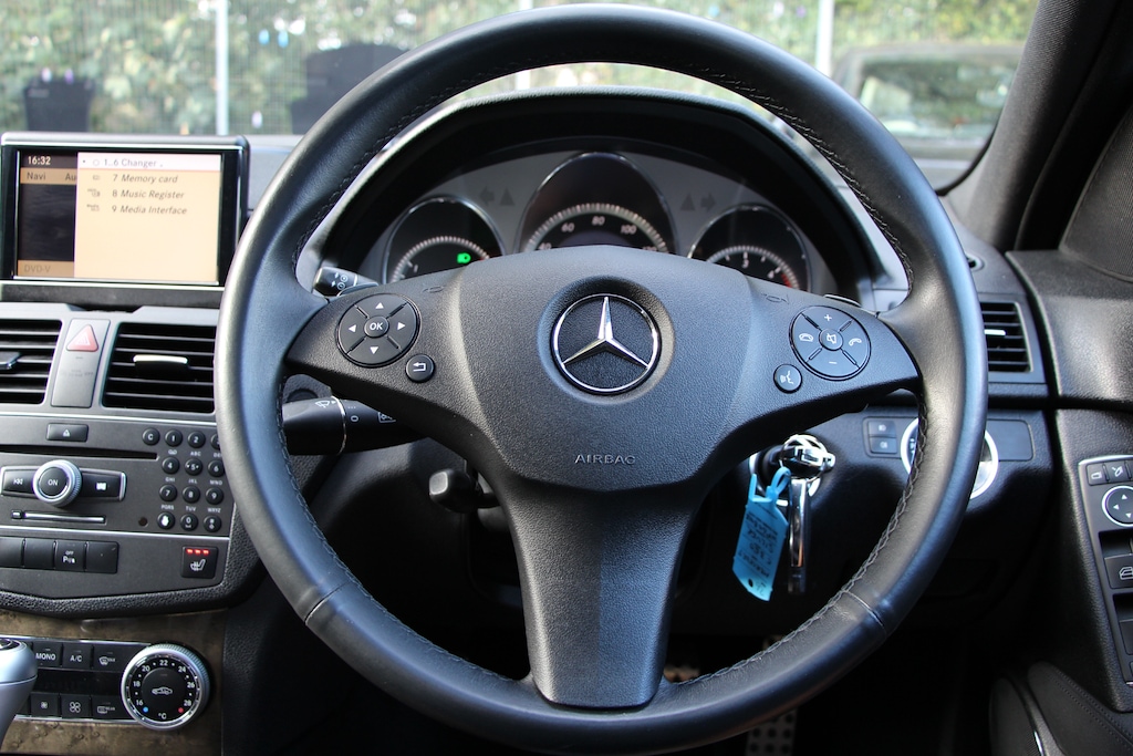 Used Mercedes-Benz C Class 2010 for sale - 76586362: Photo 16