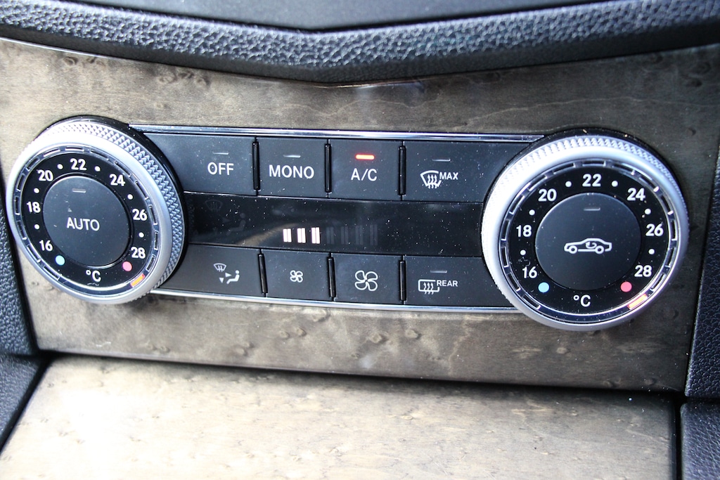 Used Mercedes-Benz C Class 2010 for sale - 76586362: Photo 35