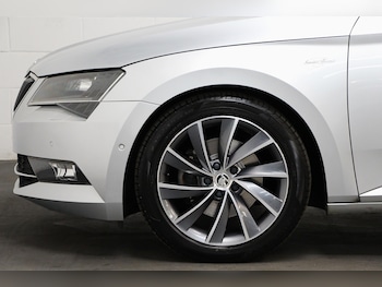 Used Skoda Superb 2017 for sale - 79057441: Photo