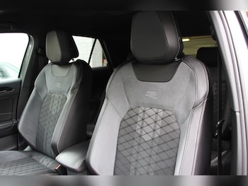 Used Volkswagen T-Roc 2023 for sale - 78226435: Photo