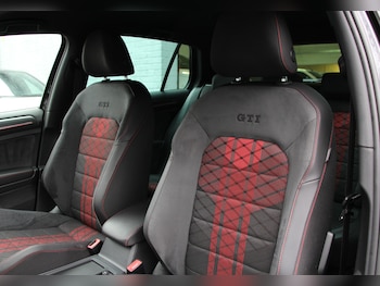 Used Volkswagen Golf 2019 for sale - 77607248: Photo