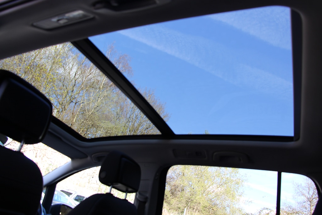 Used Volkswagen Touran 2021 for sale - 77988867: Photo 2