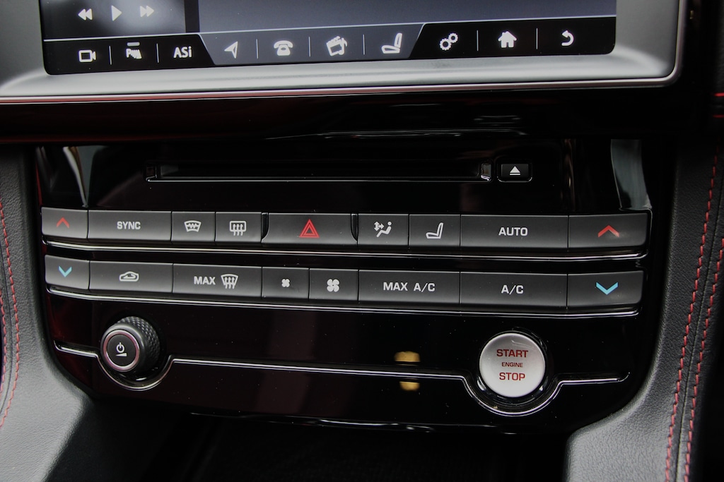 Used Jaguar F-Pace 2016 for sale - 76971653: Photo 31