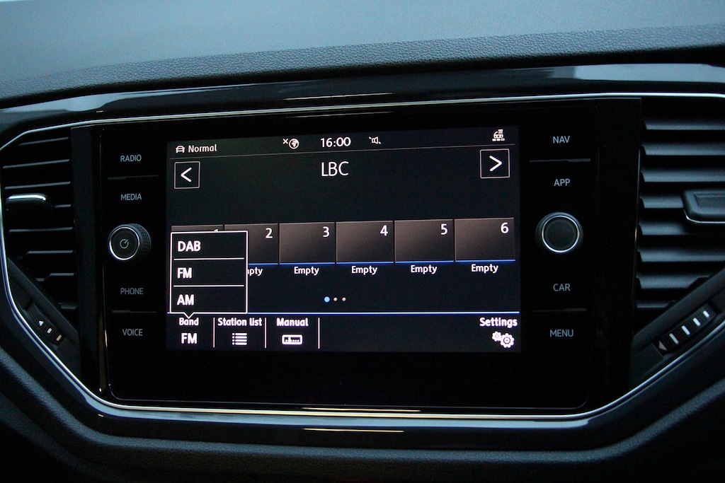 Used Volkswagen T-Roc 2019 for sale - 76875340: Photo 31