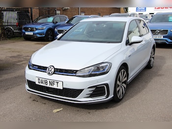 Used Volkswagen Golf 2018 for sale - 77903622: Photo