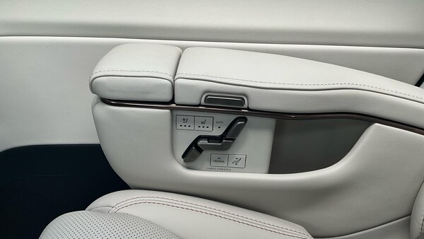 Used Lexus LM 2025 for sale - 76336081: Photo 44