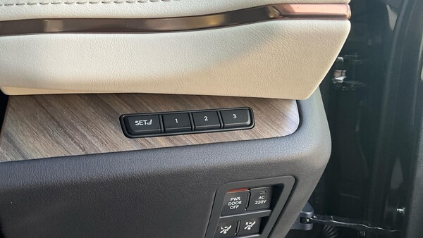 Used Lexus LM 2025 for sale - 76336081: Photo 77