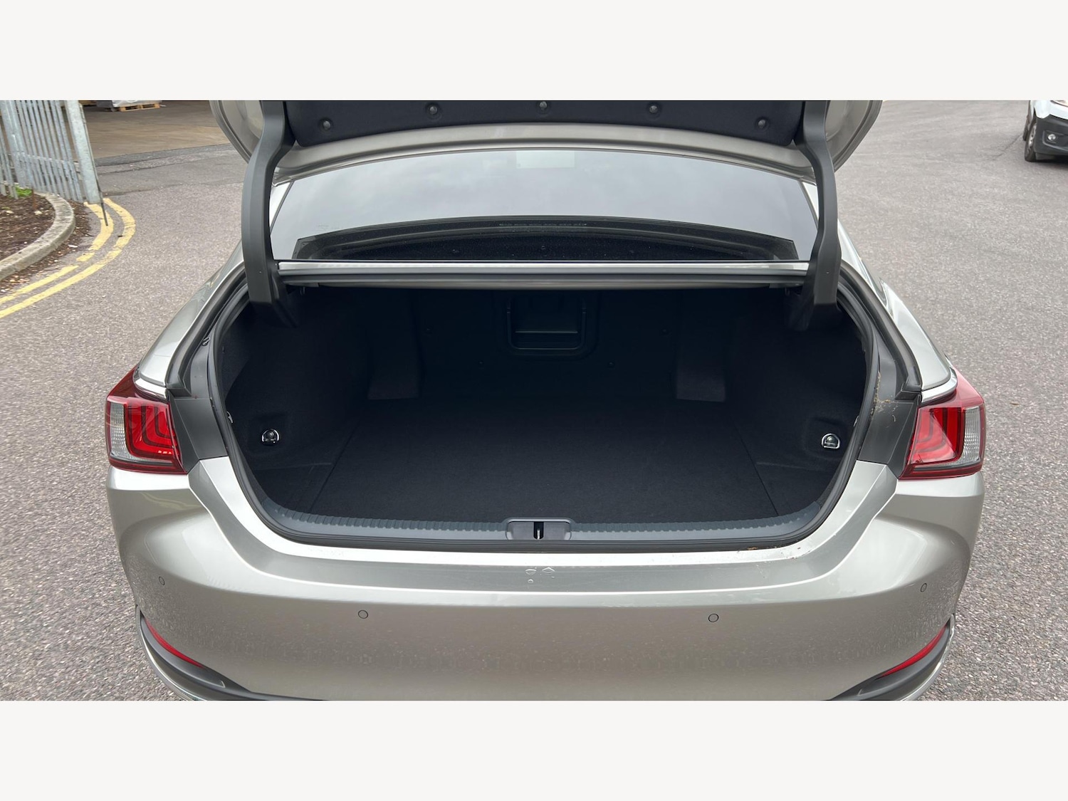 Used Lexus ES 2022 for sale - 76294756: Photo 17