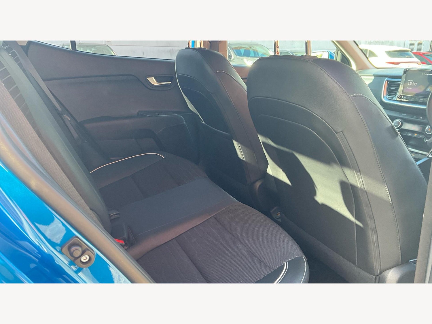 Used Kia Stonic 2023 for sale - 76377553: Photo 11