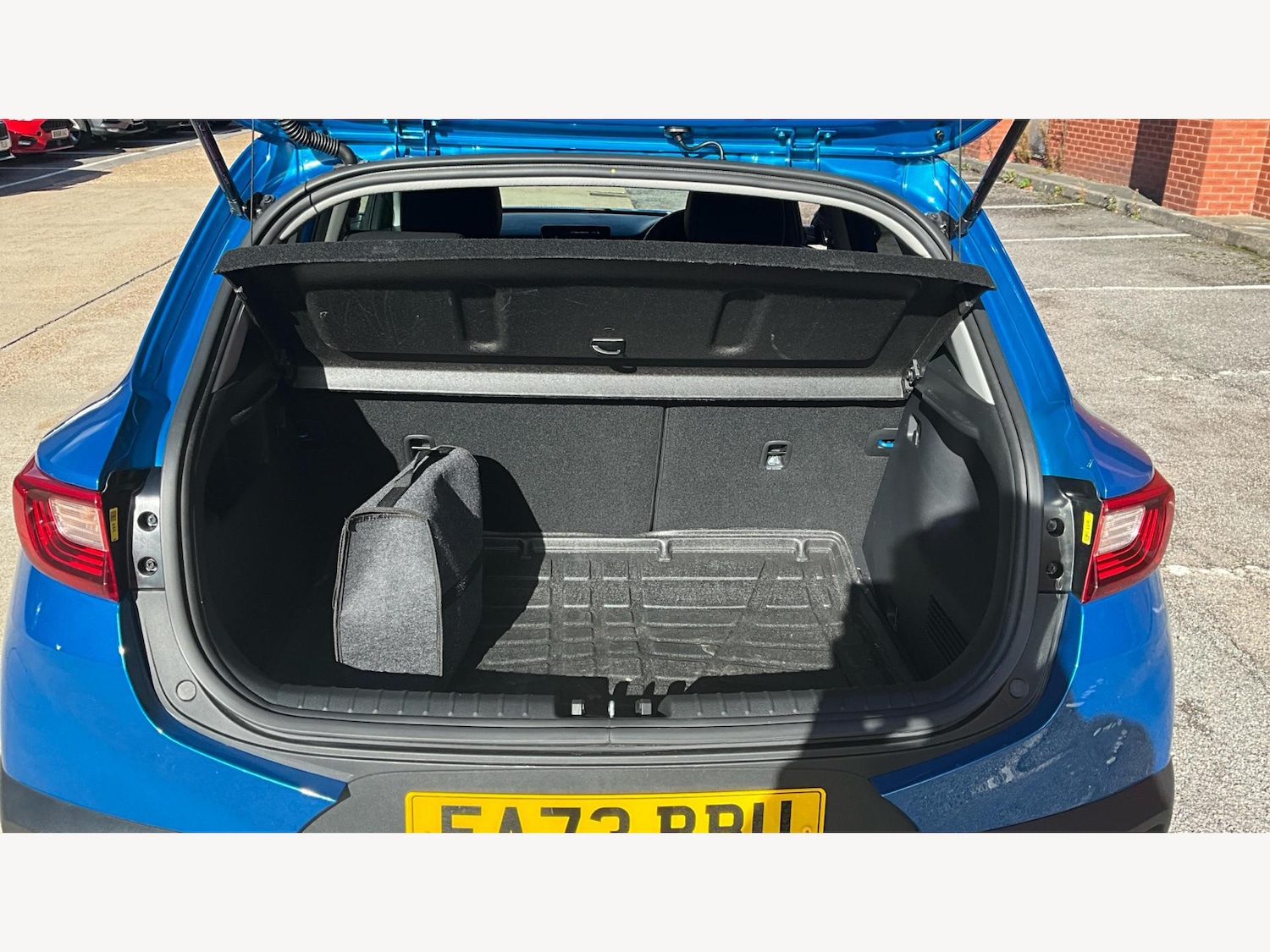 Used Kia Stonic 2023 for sale - 76377553: Photo 17