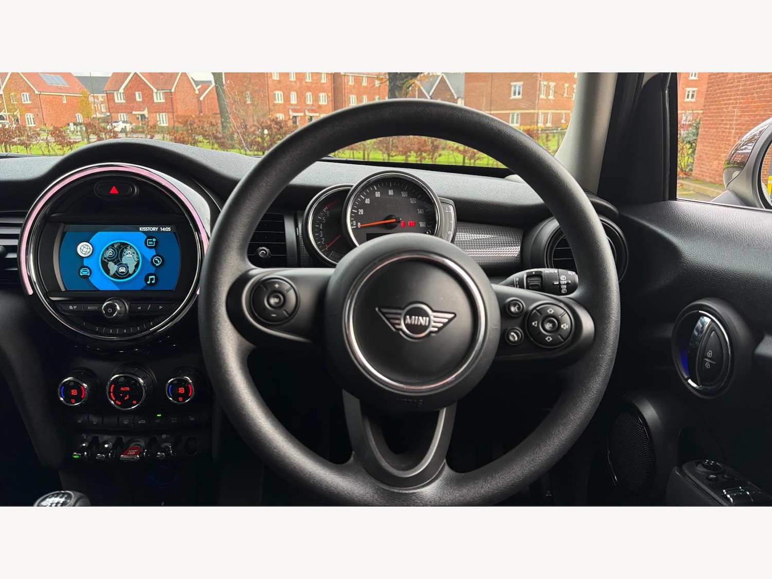 Used MINI Hatch 2019 for sale - 76832710: Photo 10