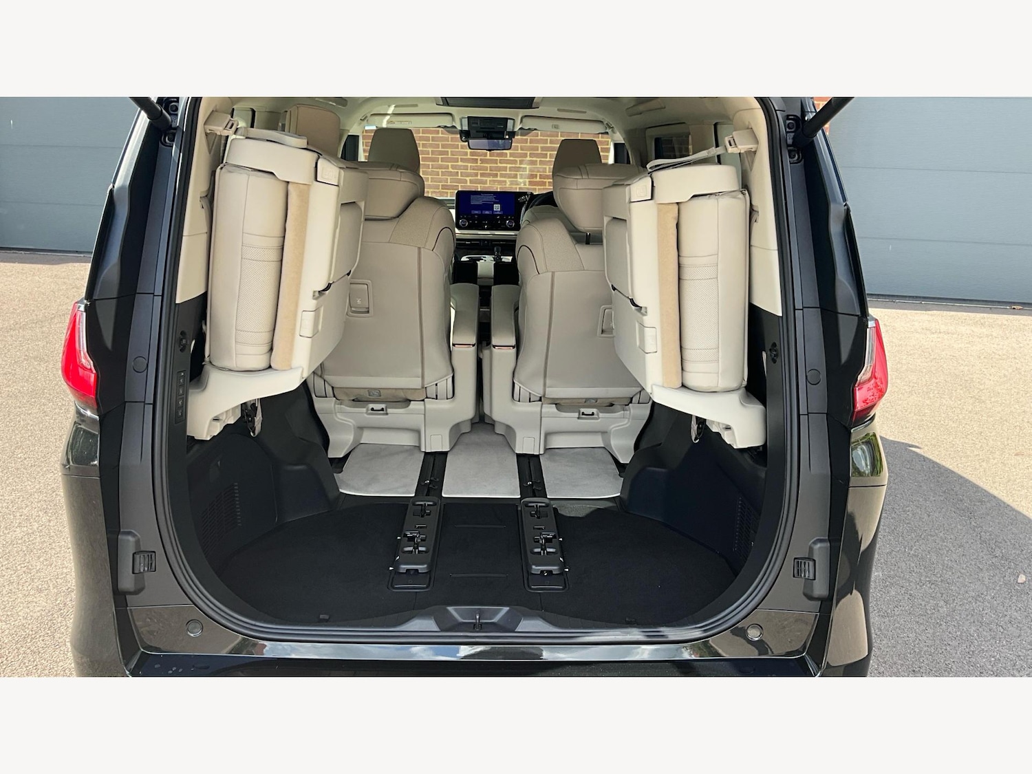 Used Lexus LM 2025 for sale - 77214993: Photo 17