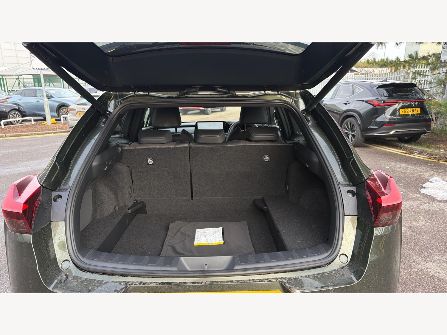 Used Lexus UX 2025 for sale - 77710305: Photo 17