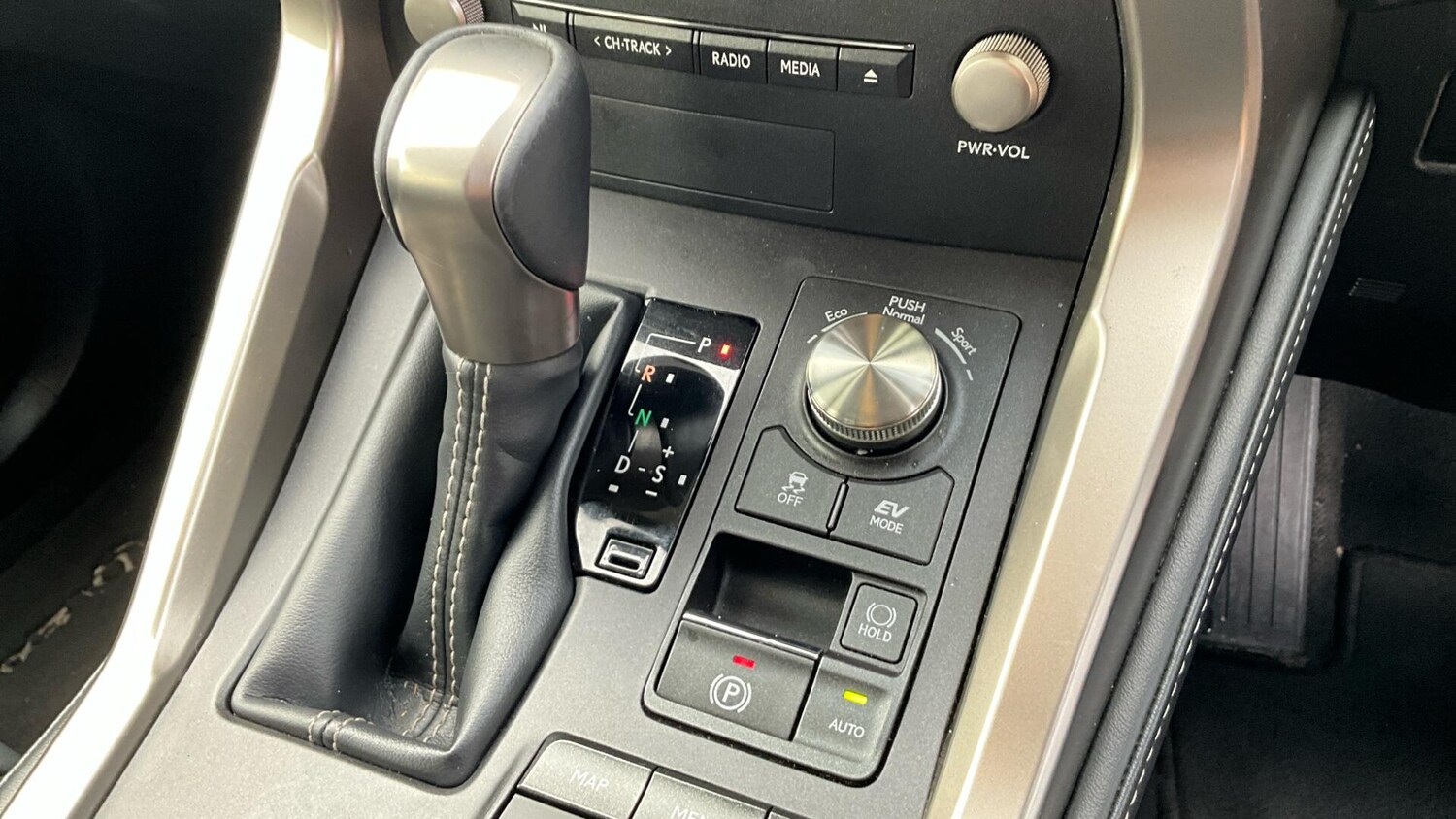 Used Lexus NX 2020 for sale - 77511180: Photo 32