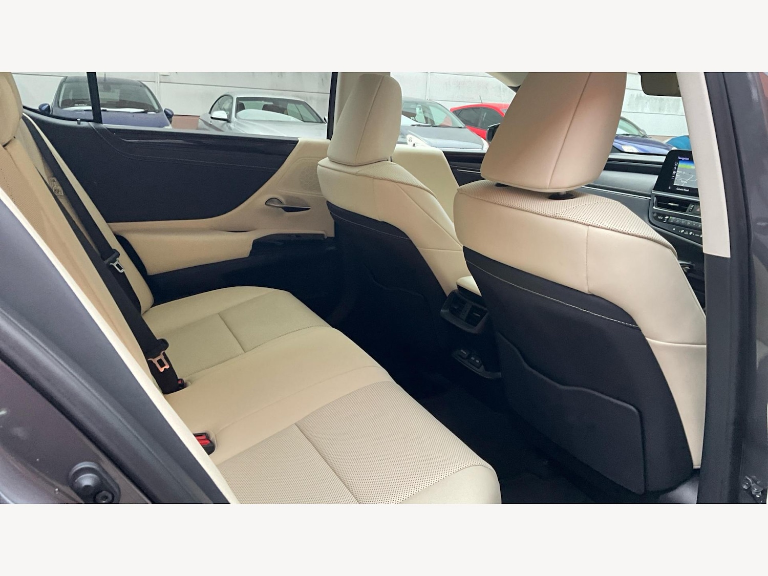 Used Lexus ES 2022 for sale - 76247644: Photo 11