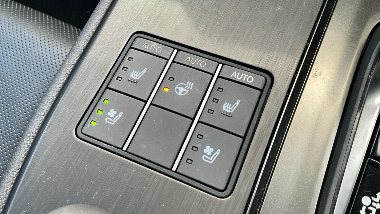 Used Lexus UX 2024 for sale - 77091152: Photo 33