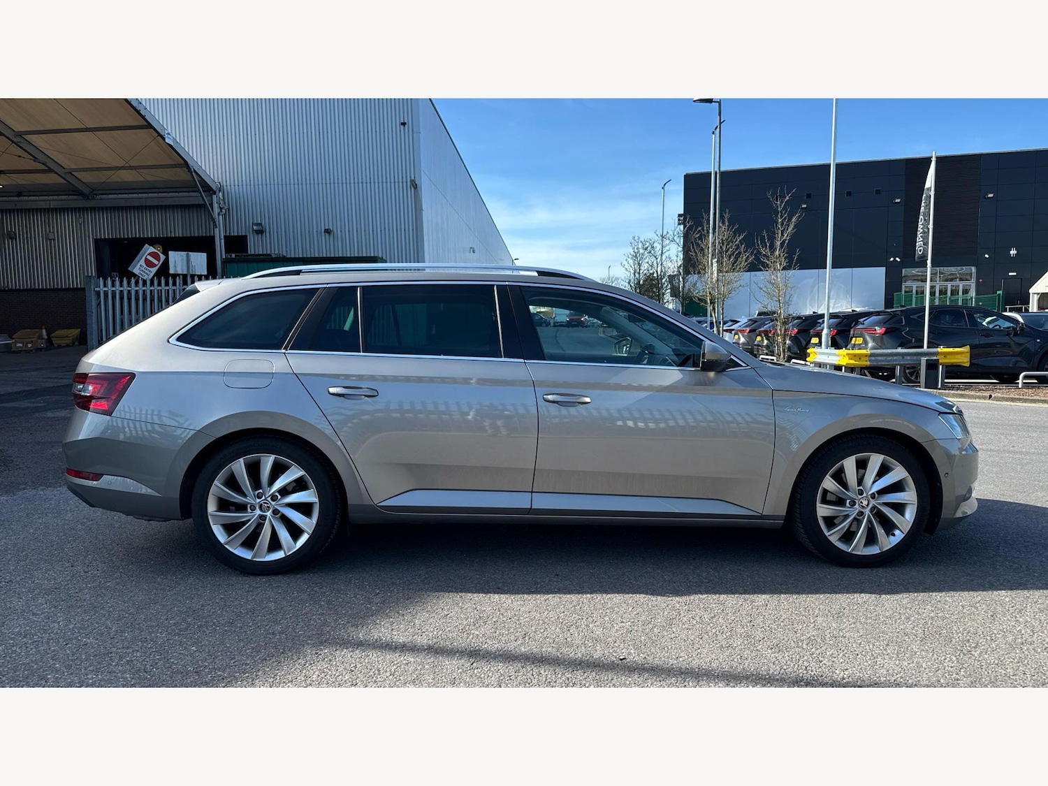 Used Skoda Superb 2017 for sale - 77737719: Photo 18