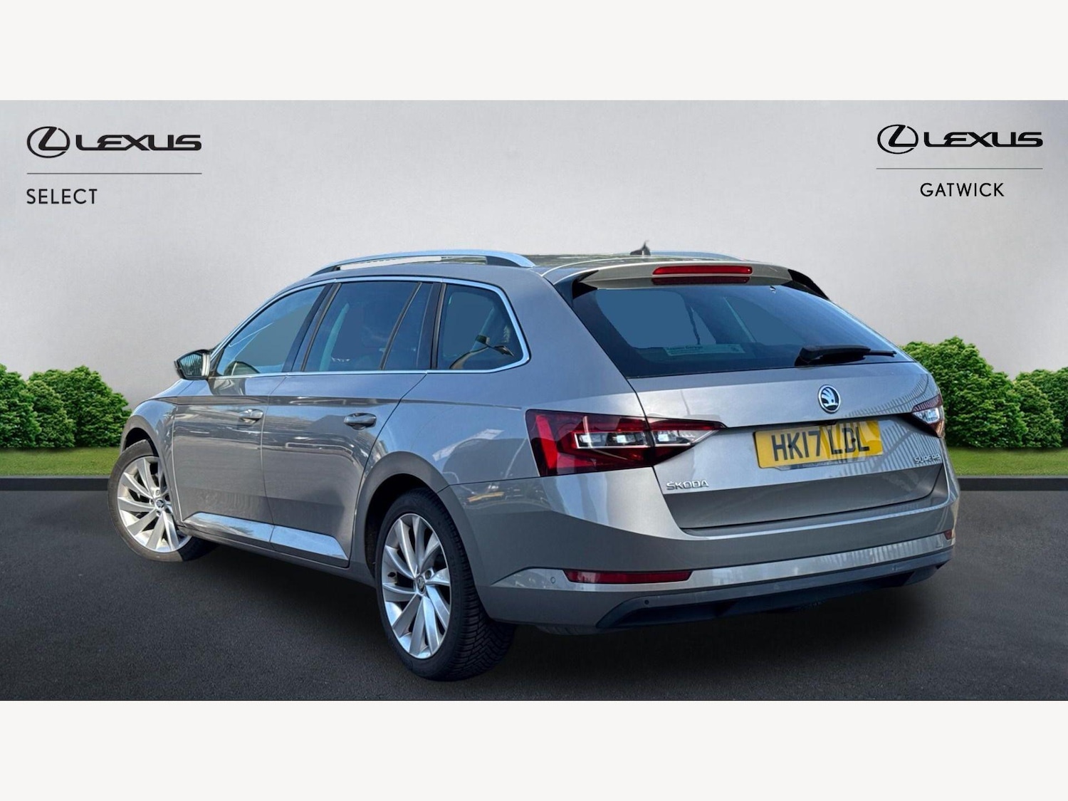 Used Skoda Superb 2017 for sale - 77737719: Photo 2