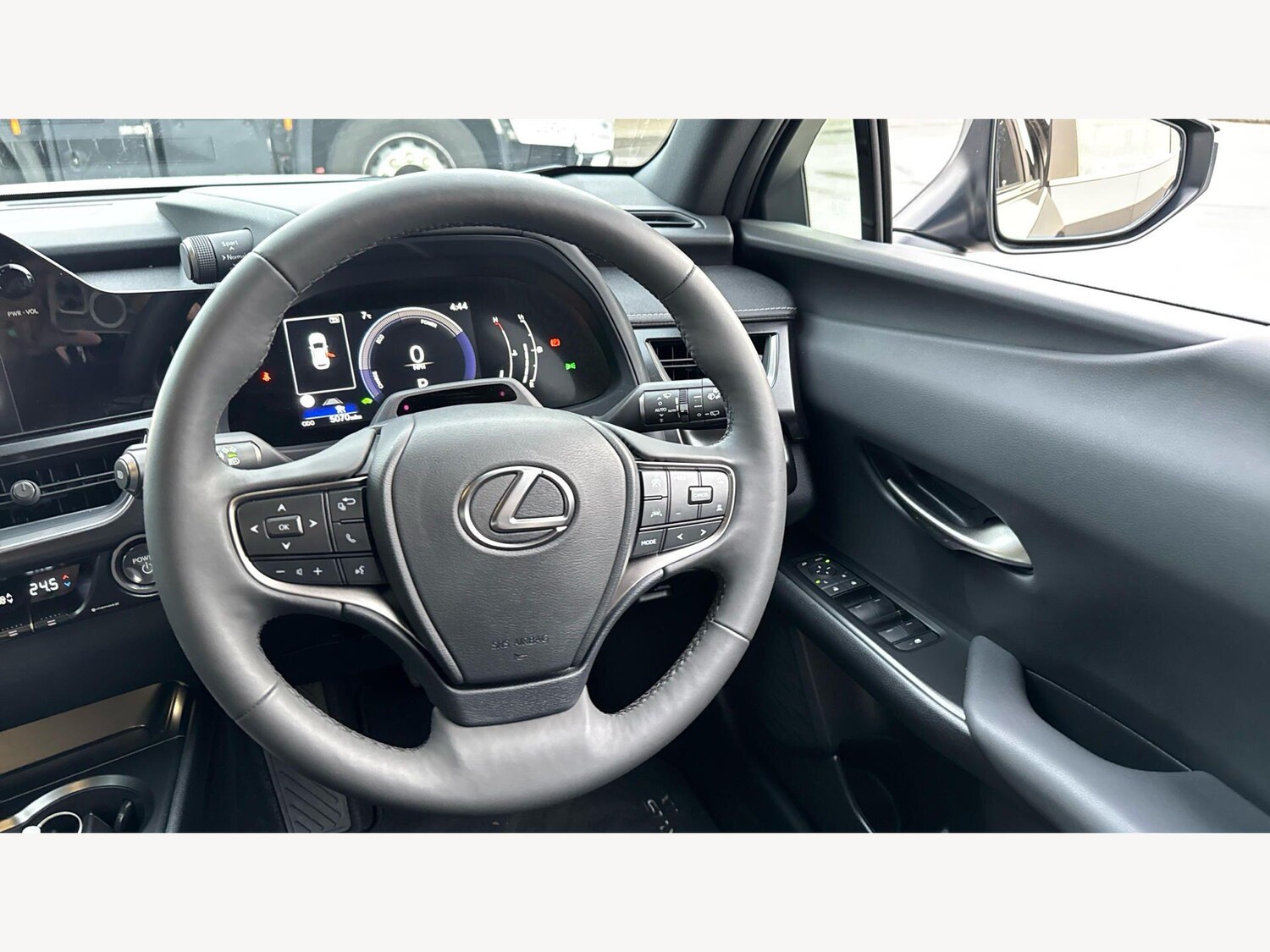 Used Lexus UX 2024 for sale - 77793566: Photo 13
