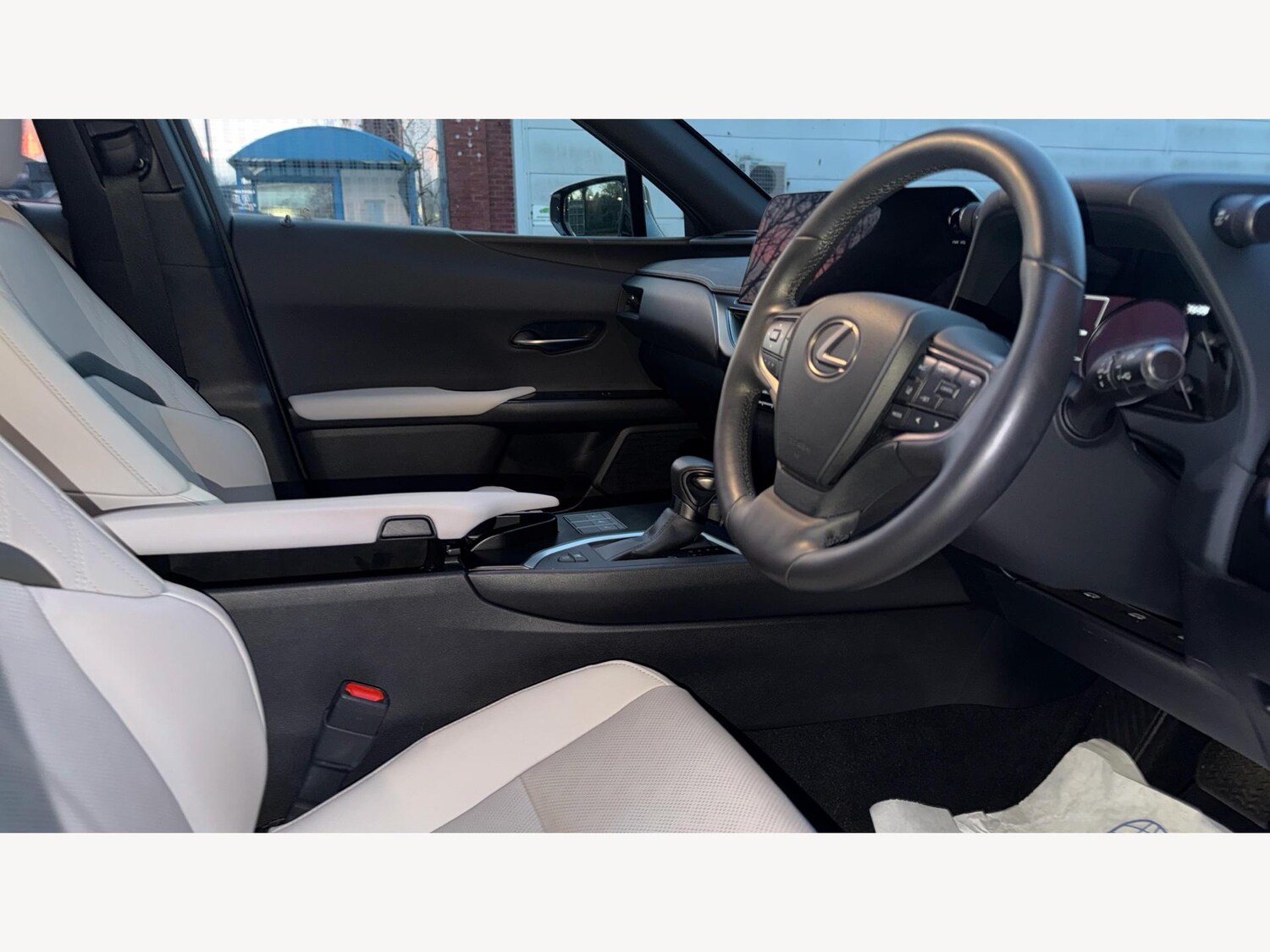 Used Lexus UX 2022 for sale - 77049960: Photo 15
