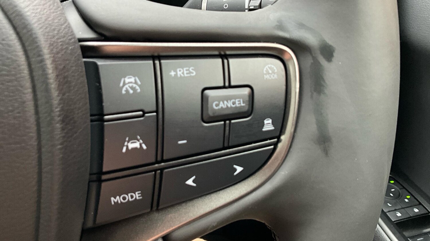 Used Lexus UX 2025 for sale - 77709618: Photo 45