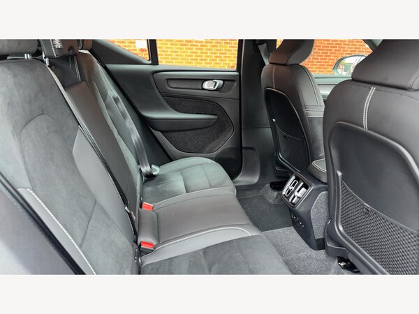 Used Volvo XC40 2024 for sale - 76295309: Photo 11