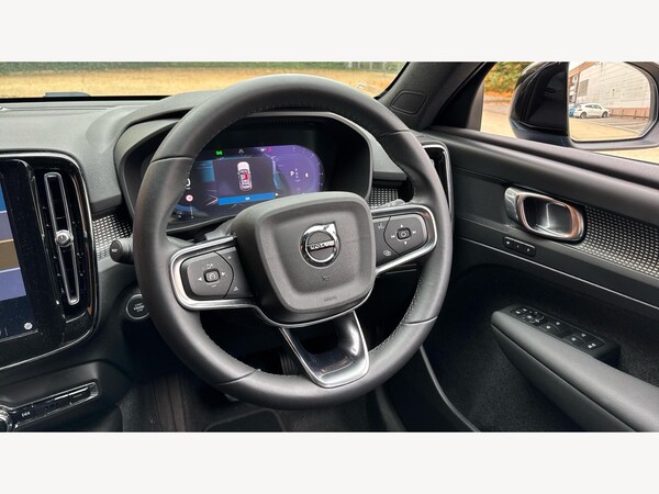 Used Volvo XC40 2024 for sale - 76295309: Photo 13