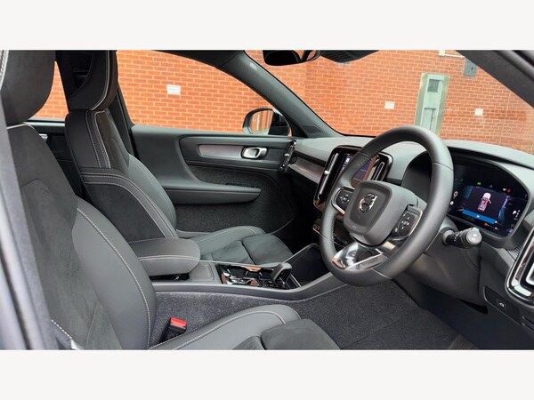 Used Volvo XC40 2024 for sale - 76295309: Photo 15