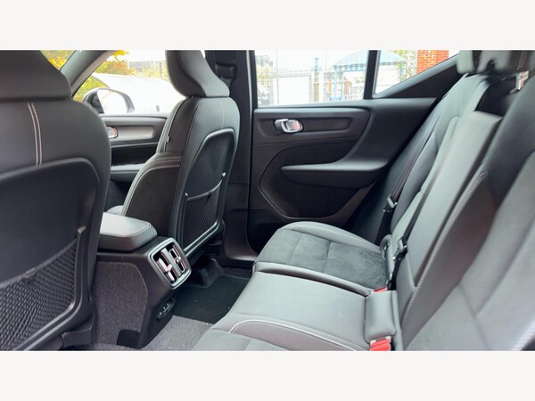 Used Volvo XC40 2024 for sale - 76295309: Photo 16