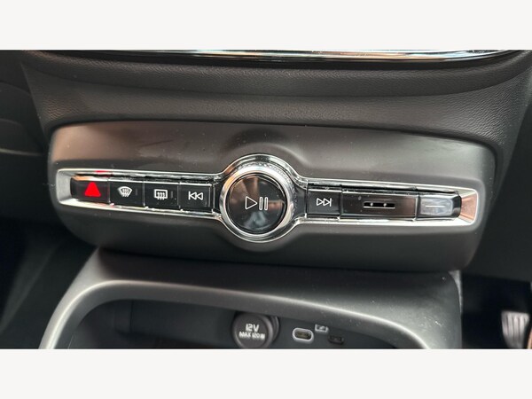 Used Volvo XC40 2024 for sale - 76295309: Photo 26